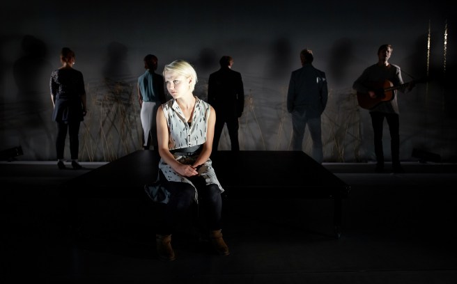 petriikka-pohjanheimo-karoliina-kudjoi-helmi-557