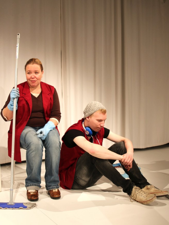 TT_Tytto_ja_varis_1_kuvaaja_Leena_Tiuri